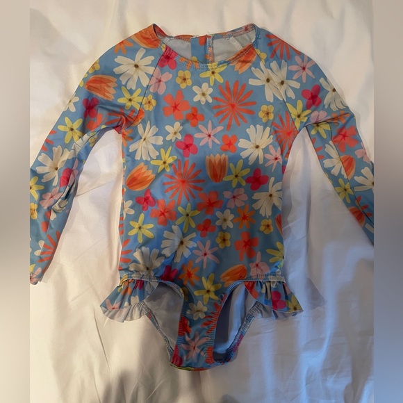 Pearl Street flower rash guard size 3/4 - Picture 1 of 3
